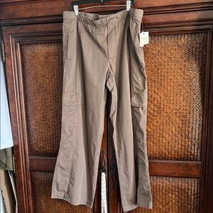 Arizona Jean Company Men's Cargo Pants in Light Brown